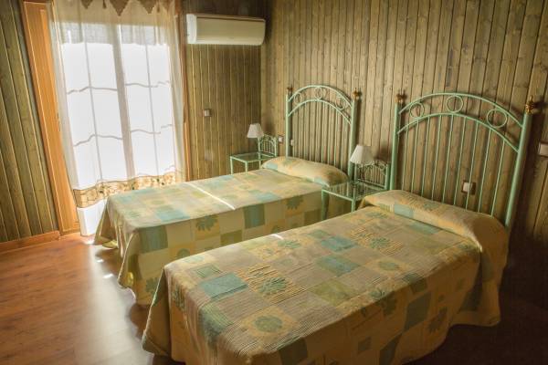 Double room with two single beds